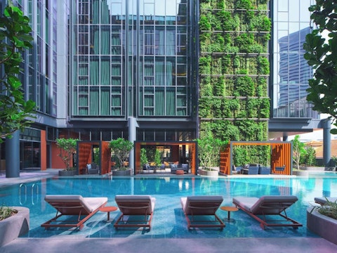 居酒屋風レストランやプールを併設!スタイリッシュな5つ星ホテルにステイ。JAL利用