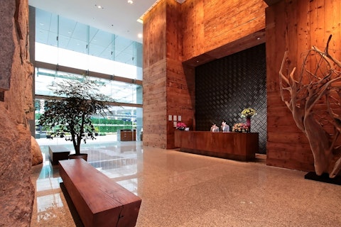 アクティブ派に!ノベナ駅に直結&プールやジムなど施設充実のスタイリッシュなホテル泊