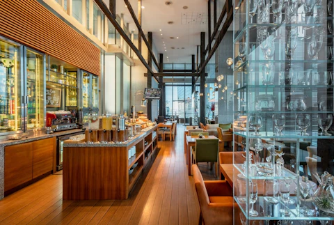 ノベナ駅に直結!オーチャードロードに近いスタイリッシュな4つ星ホテルに宿泊