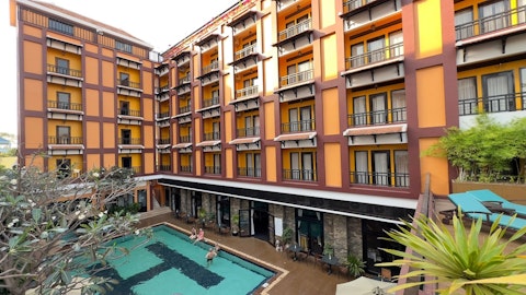 コロニアルと伝統が融合した隠れ家ホテル。ベーカリーカフェも併設。往復送迎つき