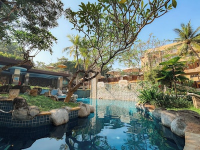 先着100組！1/3(土)販売スタート🎍 伝統的なバリ式マッサージが受けられる5つ星ホテルにステイ