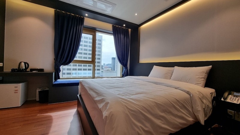 釜山駅まで徒歩3分！にぎやかな釜山駅広場や釜山チャイナタウンに近いホテル滞在