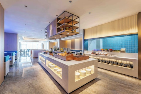 上海タワーオプショナルツアーつき!空港への移動も便利なホテルに快適ステイ。JAL利用