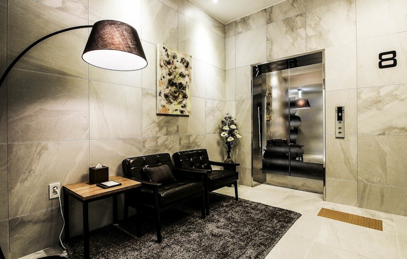 活気あふれる西面エリアの好立地！観光に便利なホテルにステイ。ベッド2台確約