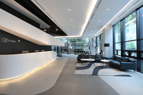 ビジネスクラスで快適な旅！ジムやランドリー施設がそなわるグループ向けホテル滞在