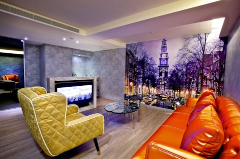 15階のレストランから高雄を一望！前金駅から徒歩3分のホテルにステイ。ベッド2台確約