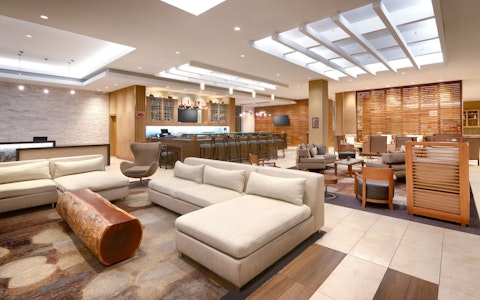 ディズニーランドパークチケットつき！パークすぐの好立地ホテル泊。ビジネスクラス利用