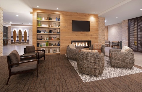 JAL利用!人気スポットへアクセスばつぐんの好立地4つ星ホテル泊。ビジネスクラス利用