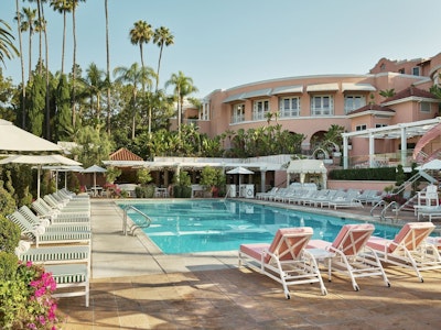 ダイニング施設充実！カリフォルニア風の5つ星ホテル泊。JALビジネスクラス利用