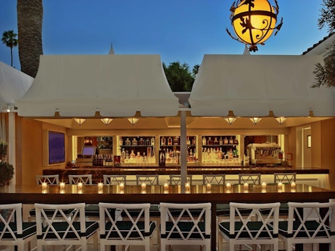 隠れ家で過ごすように滞在を楽しめる！ビバリーヒルズの高級5つ星ホテルに宿泊