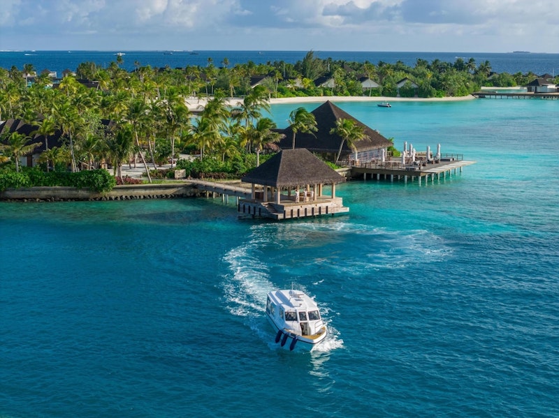 オールインクルーシブリゾート！プールつき水上ヴィラにステイ！ビジネスクラス利用