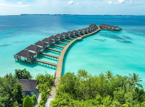 SALE価格 2/7(土)販売スタート🎉空港から7分のプールつき水上ヴィラ！あこがれのオールインクルーシブリゾートにステイ