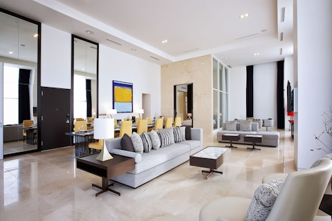 4日前予約OK！クラシックな雰囲気が魅力のカフェがそなわる3つ星ホテルに宿泊