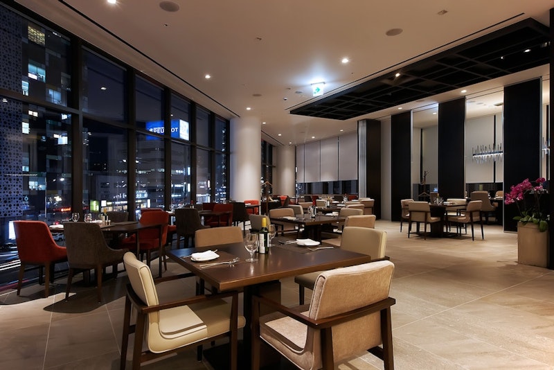 レストランやカフェ、フィットネスジム併設！江南エリアの清潔感ある3つ星ホテルに宿泊