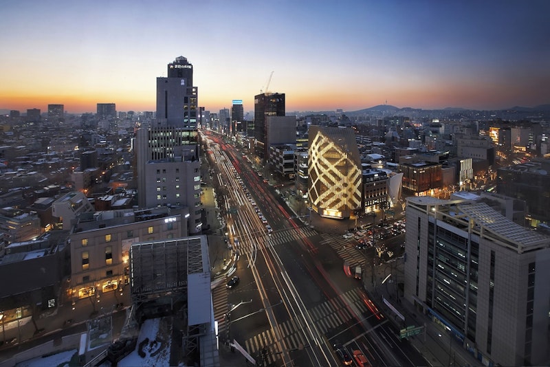 大通り沿いで女子旅も安心！ショッピングに便利な清潭洞のホテル滞在。金浦着で便利