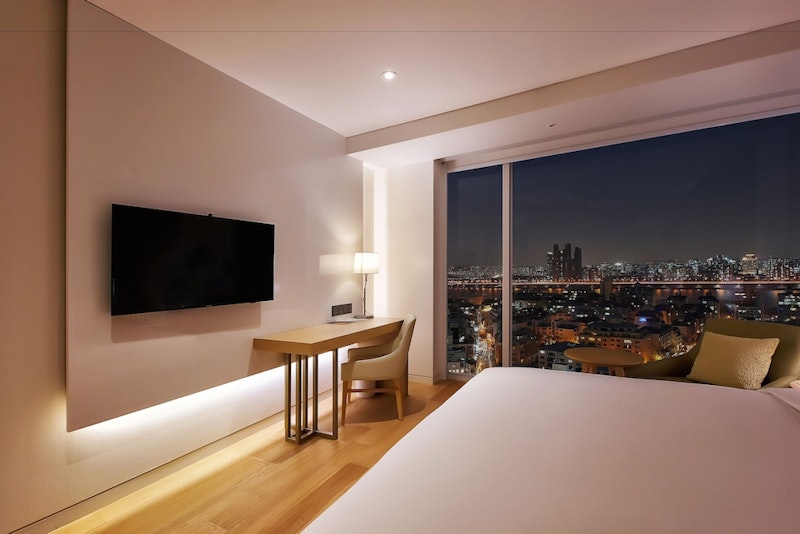 免税ショッピングを満喫！ギャラリア百貨店が徒歩圏内の清潭洞にあるホテル滞在