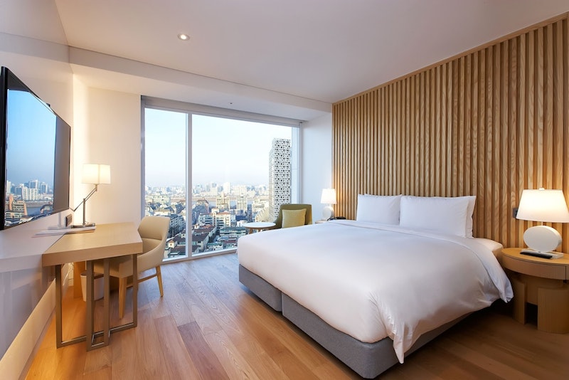 4日前まで予約OK！江南や清潭洞の観光に便利＆レストランやカフェ併設のホテルにステイ