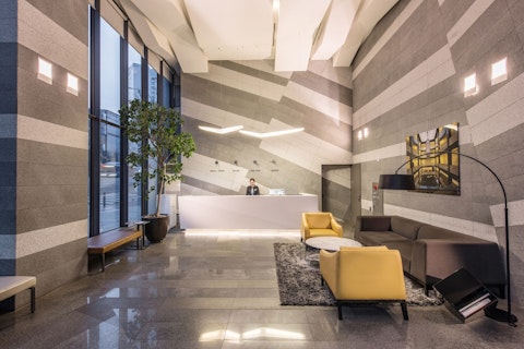 ビジネスクラスで行く!ショッピングやグルメを満喫できる駅チカなホテル滞在