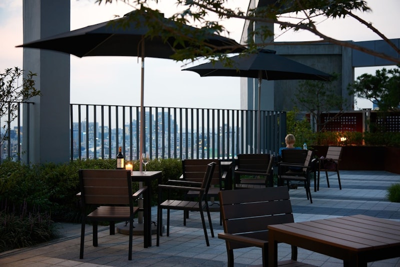 ビジネスクラスで行く!ショッピングやグルメを満喫できる駅チカなホテル滞在