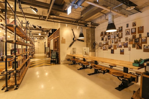 トレンディな西門エリア!モダンな快適ホテルに宿泊。ベッド2台確約、ビジネスクラス利用