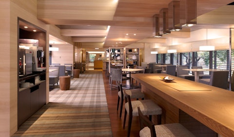 4駅使える観光に便利なロケーションのホテルに宿泊!帰りは午後発