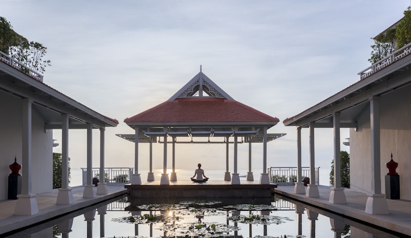 オーシャンビューを堪能！癒やしのリゾートホテルに宿泊。往復送迎つき