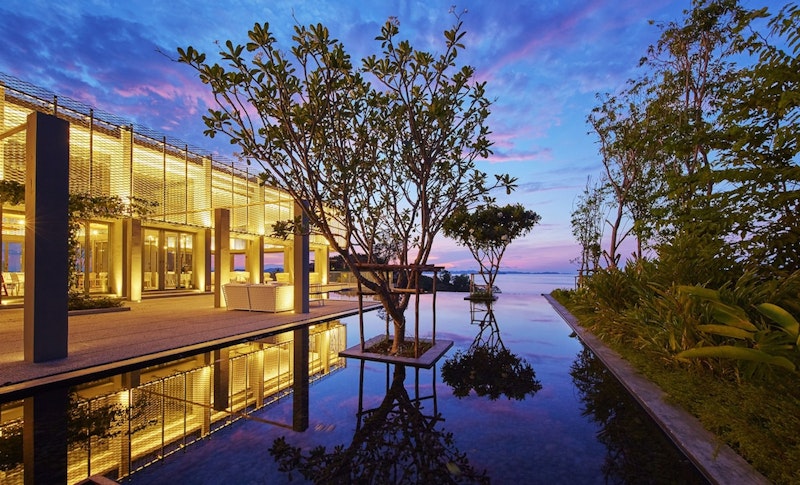 ヤム岬の先端にある5つ星ホテルで至福のひとときを。往復送迎つき