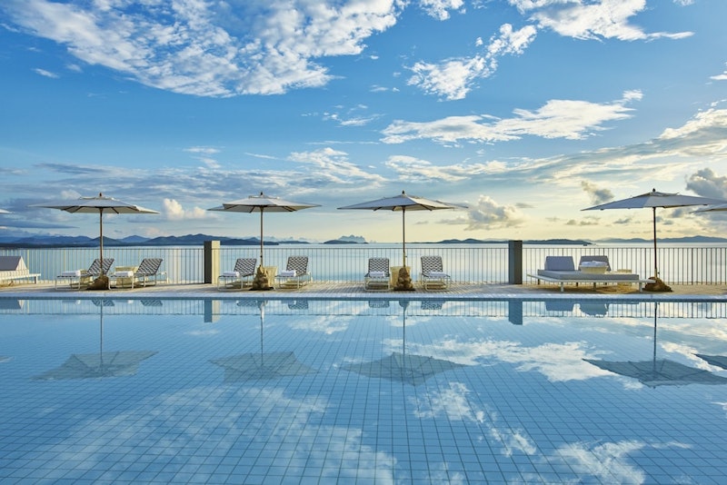 アクティビティを満喫！モダンな5つ星ホテルで至福ステイ。往復送迎つき