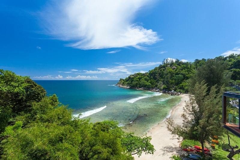 海景色が自慢！隠れ家のような5つ星リゾートで至福旅。往復送迎つき