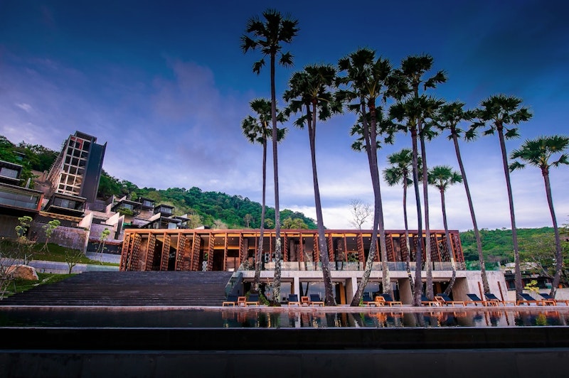 海景色をひとりじめ！隠れ家のようなリゾートで優雅旅。往復送迎つき