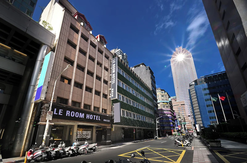 台北駅へも西門街エリアへも好アクセスなホテルにステイ！松山空港に到着