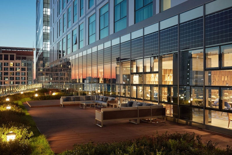 人気モール直結の好立地なホテルにステイ！弘大入口駅そばで観光にも便利。朝食つき