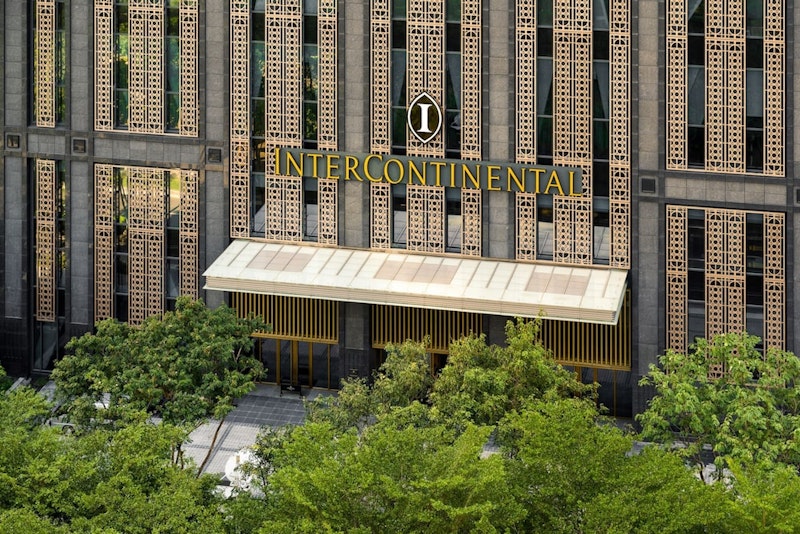 屋内温水プールなど豪華な施設が充実！観光に便利な駅チカ＆洗練された5つ星ホテル泊