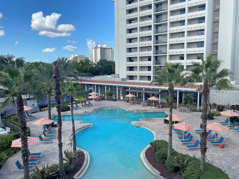 巨大ショッピングタウンへアクセスしやすい!リゾートエリアにあるホテルに宿泊