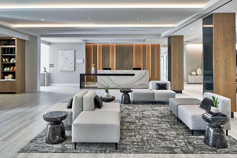 テーマパーク観光に便利なサービスあり！スタイリッシュなホテルで快適にステイ