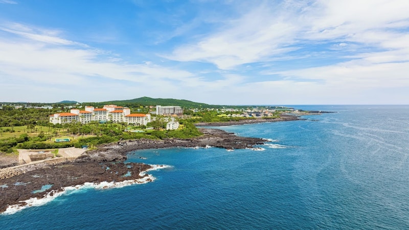 10日前まで予約OK!屋外インフィニティプール併設&家族旅にぴったりなリゾートに宿泊