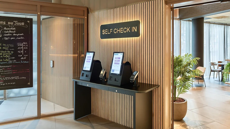 観光の拠点に便利な駅チカ！パリ北部のスタイリッシュなホテルで充実のひとときを