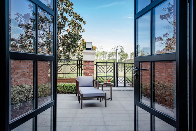 上海ディズニーランド 1デー・チケットつき！好立地ホテル泊。JALビジネスクラス利用