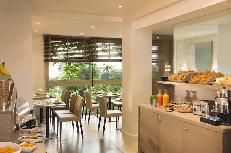 複数の地下鉄駅に近いパリ16区の好立地！静かな一角のエレガントなホテルにステイ