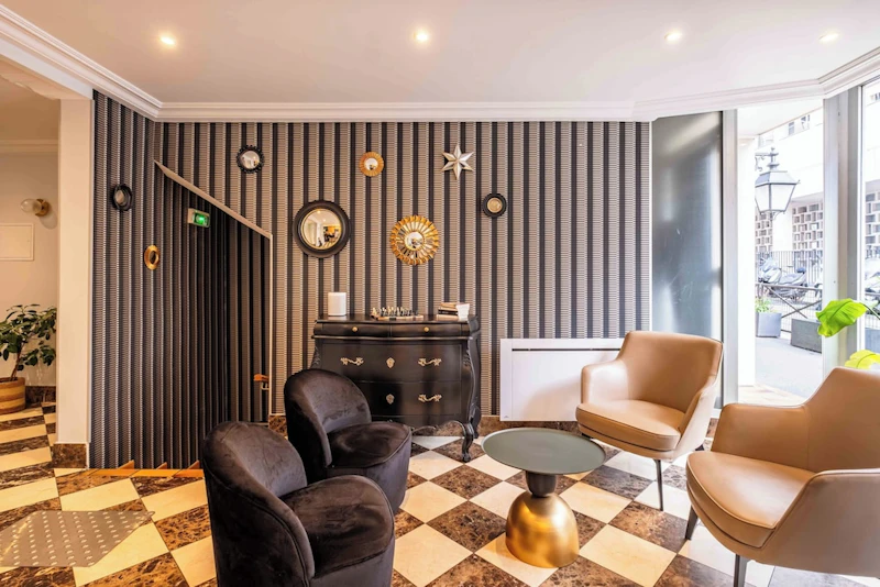 パリ9区の理想的な好ロケーション！人気エリアへアクセス便利なブティックホテルに宿泊