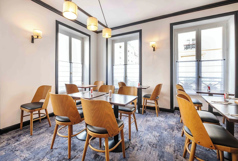 オペラ地区など人気エリアへのアクセス便利！パリ9区のアットホームなホテルにステイ