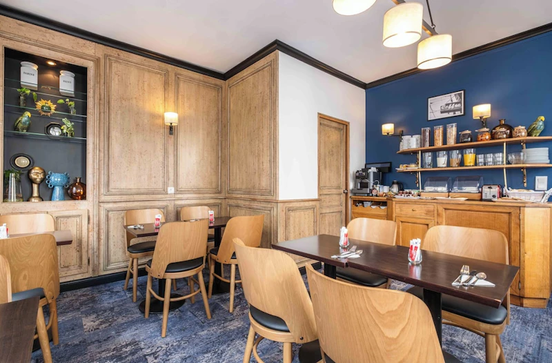 人気エリアへのアクセス便利!パリ9区の理想的な立地のブティックホテルにステイ