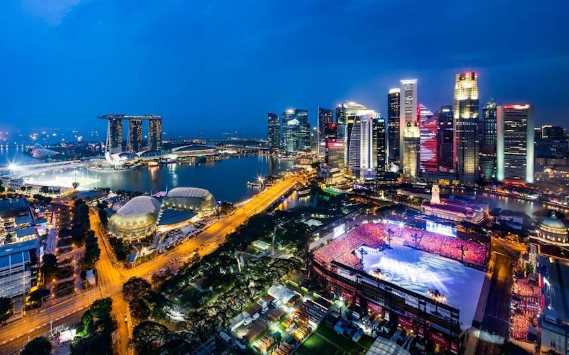 出発日限定でおトク！モールに近い高層ホテルにステイ。チリクラブの夕食とクルーズつき