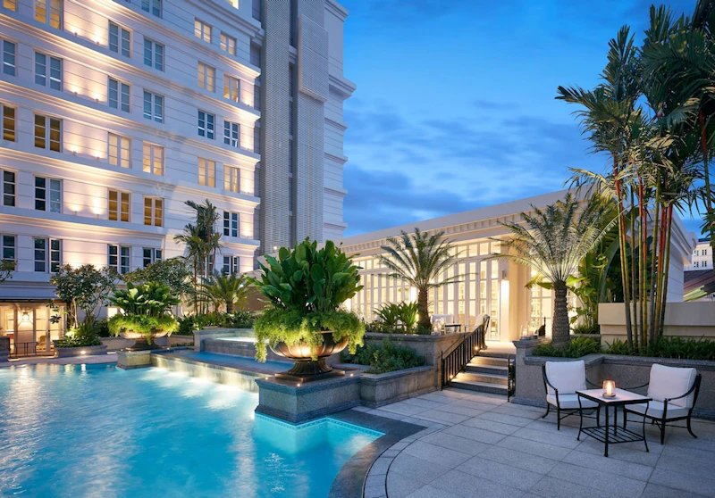 静かなスパが自慢！ホーチミン歌劇場すぐの5つ星ホテル宿泊。3連泊で送迎特典つき