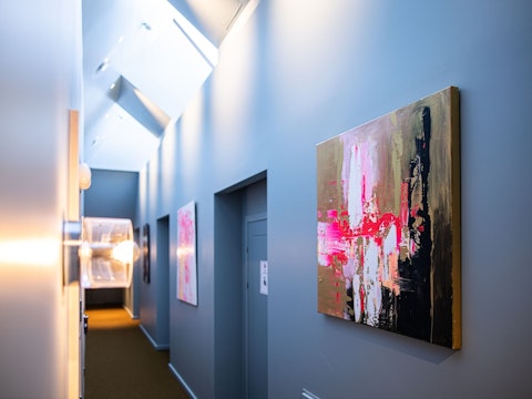 観光の拠点に便利な駅チカ！サウナ完備のおしゃれなホテルで快適旅。ビジネスクラス利用