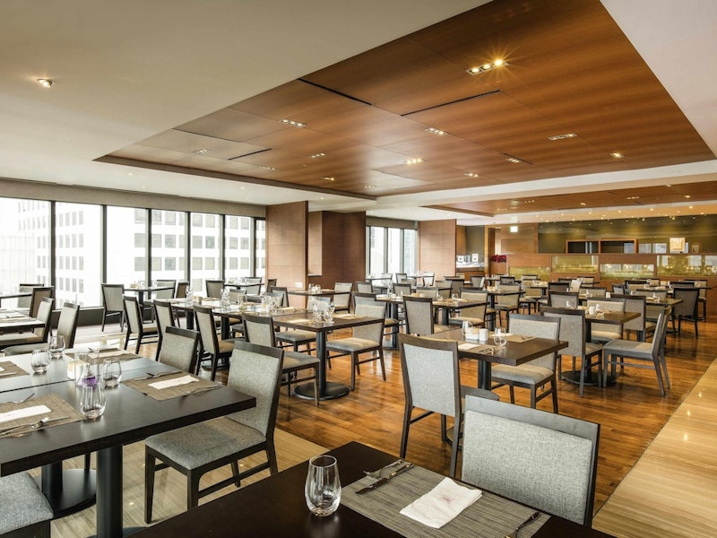 にぎやかな明洞をとことん満喫できるばつぐんの立地!レストラン併設のホテルで充実旅