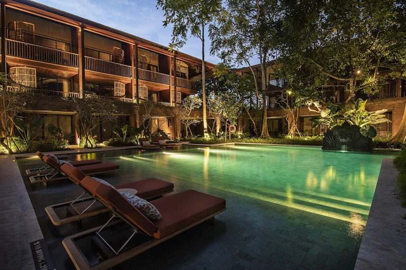 トランジットでシンガポール観光も！ビジネスクラス利用で豪華5つ星ビーチリゾートに宿泊