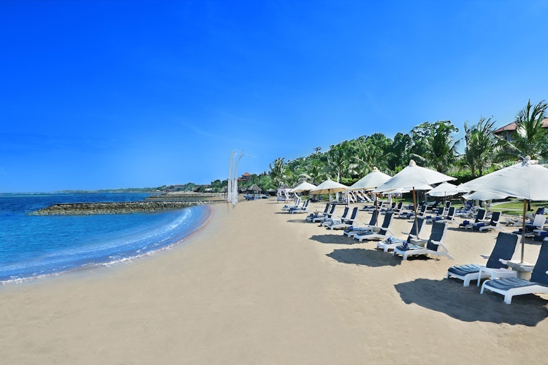 秘密にしたい洗練空間！ガーデンとビーチの絶景に心癒やされる高級リゾートに宿泊