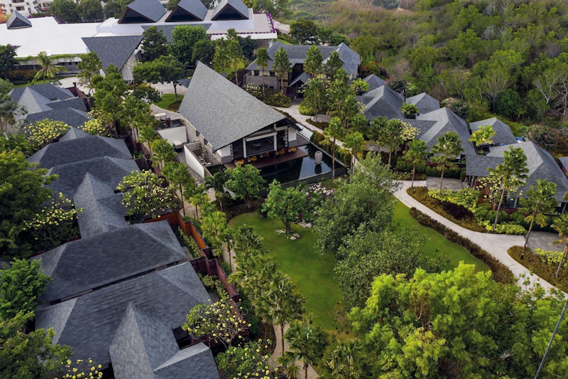 トランジットでシンガポール観光も！崖の上にある豪華リゾートでワンランク上のバリ旅