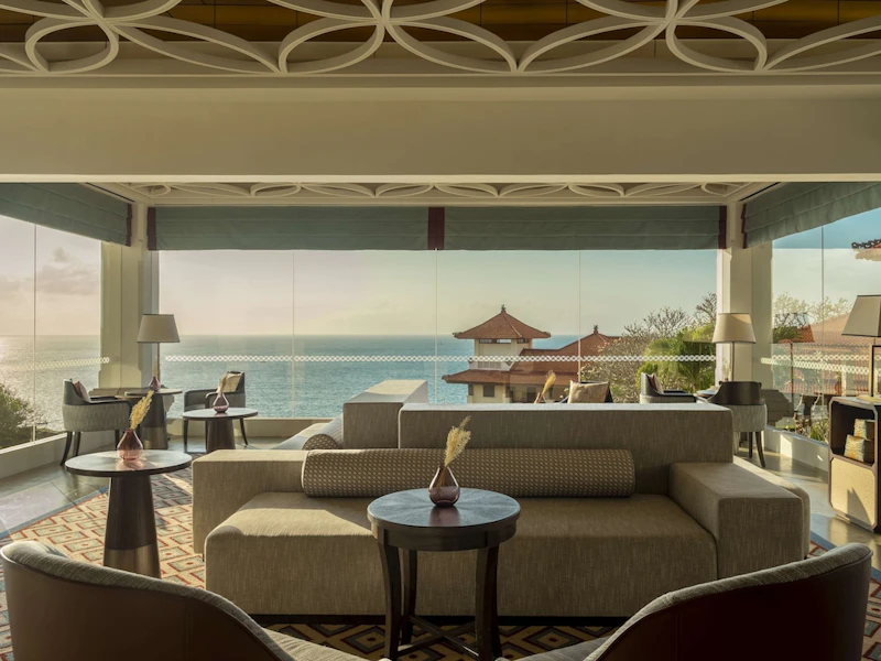 4つのプールやビーチで遊べる大型リゾート！オーシャンビューの部屋に滞在